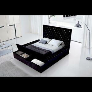 SOLD 🚨 Platform bed